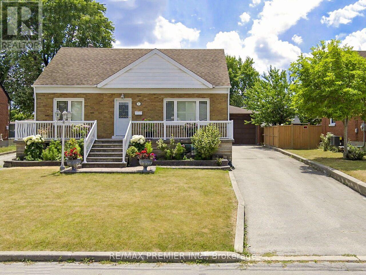 7 MAYALL AVENUE