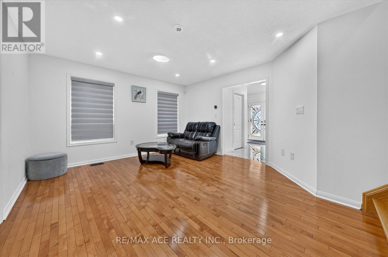 24 Zimmer Street Property Photo 9