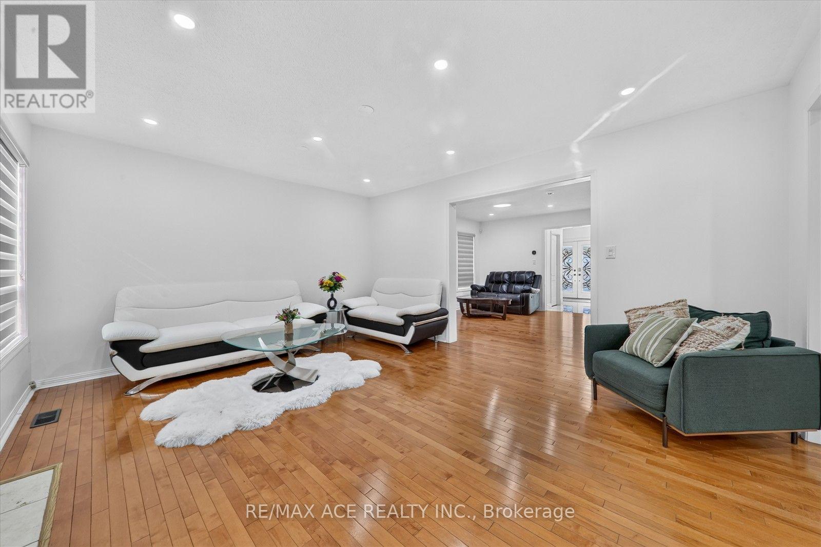 24 Zimmer Street Property Photo 12