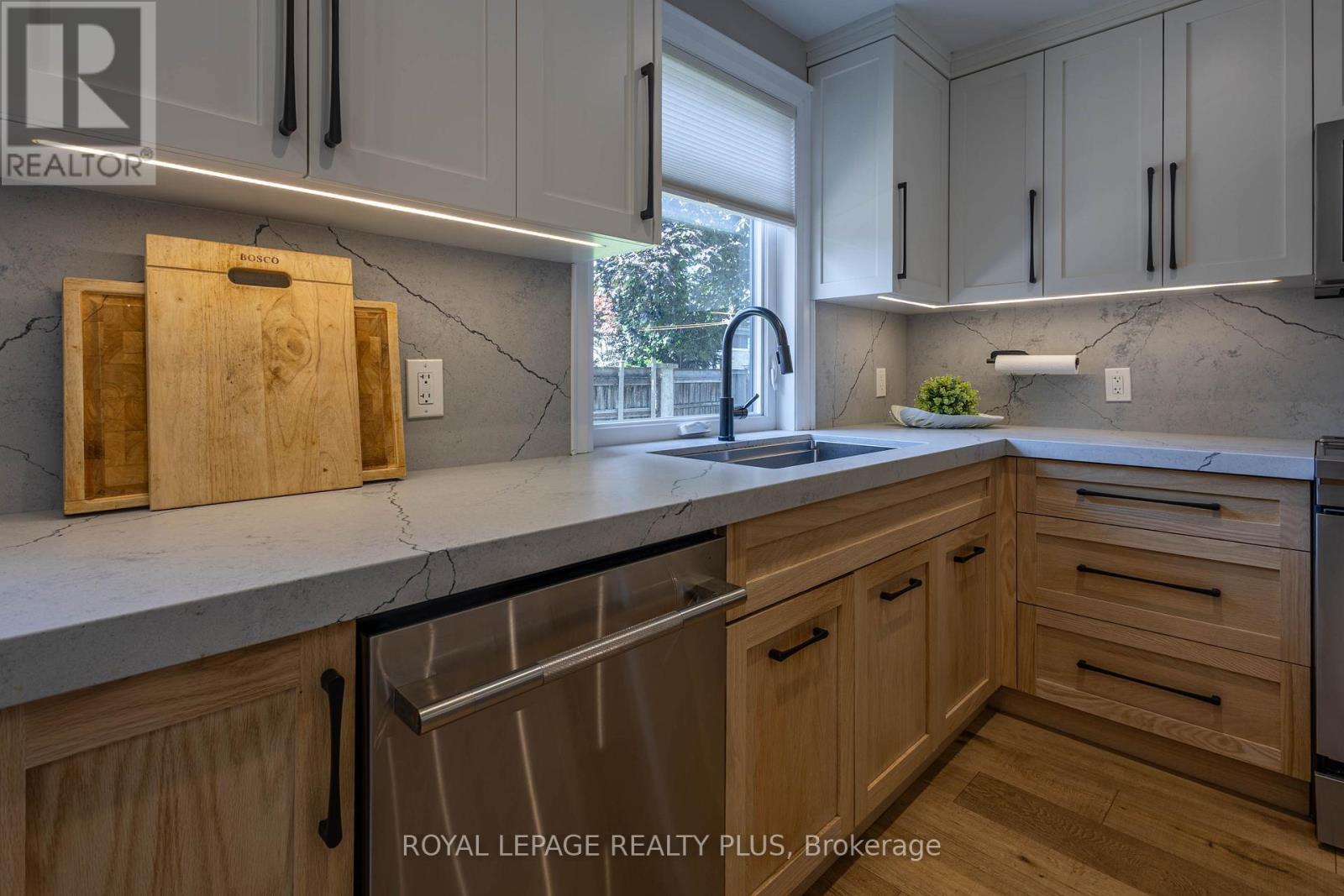 884 Eagle Drive Property Photo 12