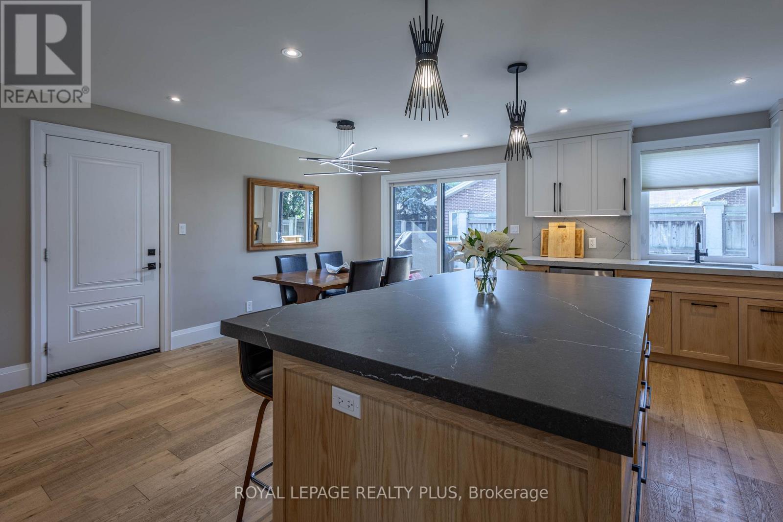 884 Eagle Drive Property Photo 17