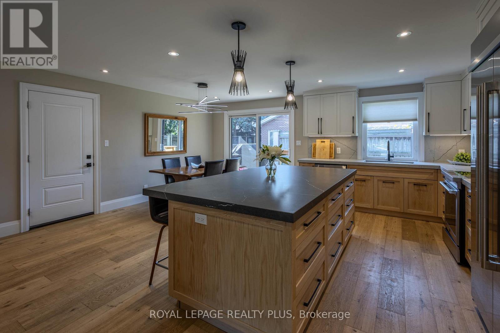884 Eagle Drive Property Photo 18