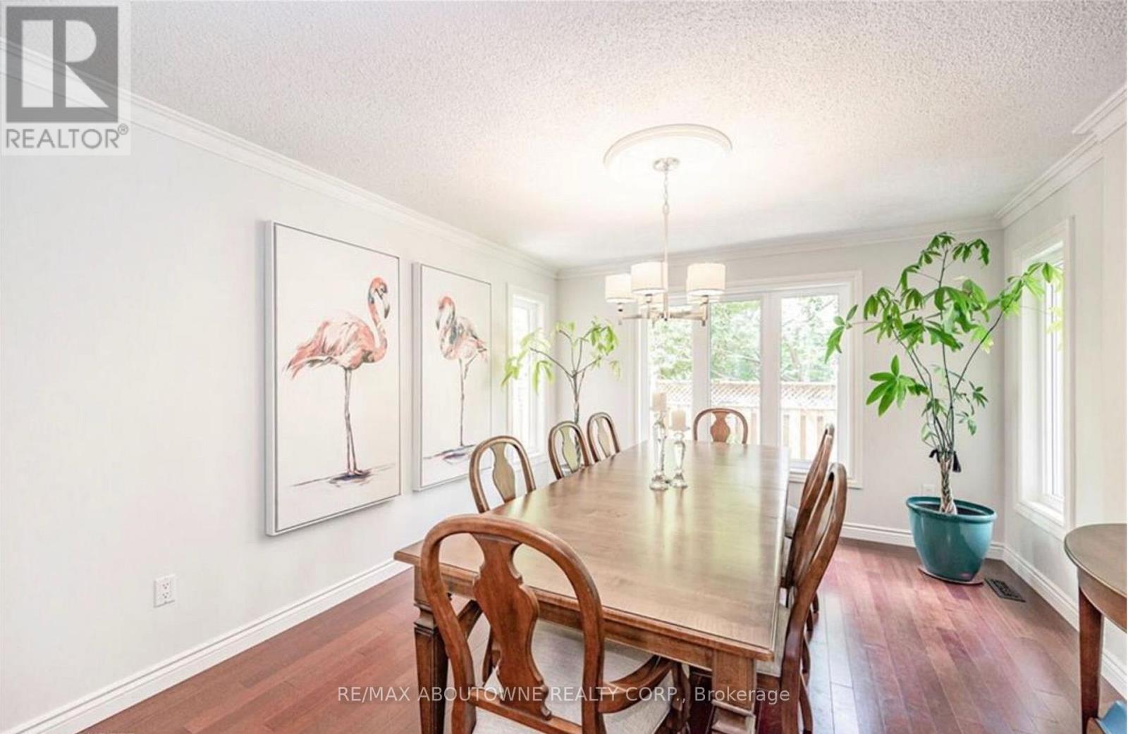 500 Blenheim Crescent Property Photo 16