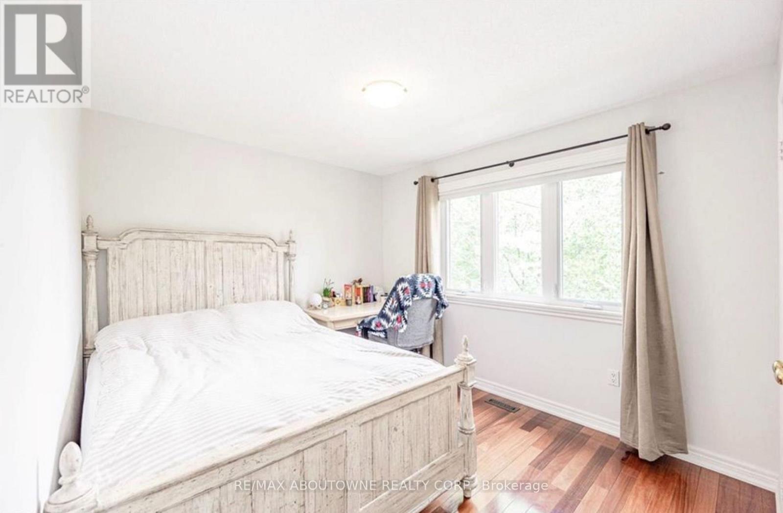 500 Blenheim Crescent Property Photo 29