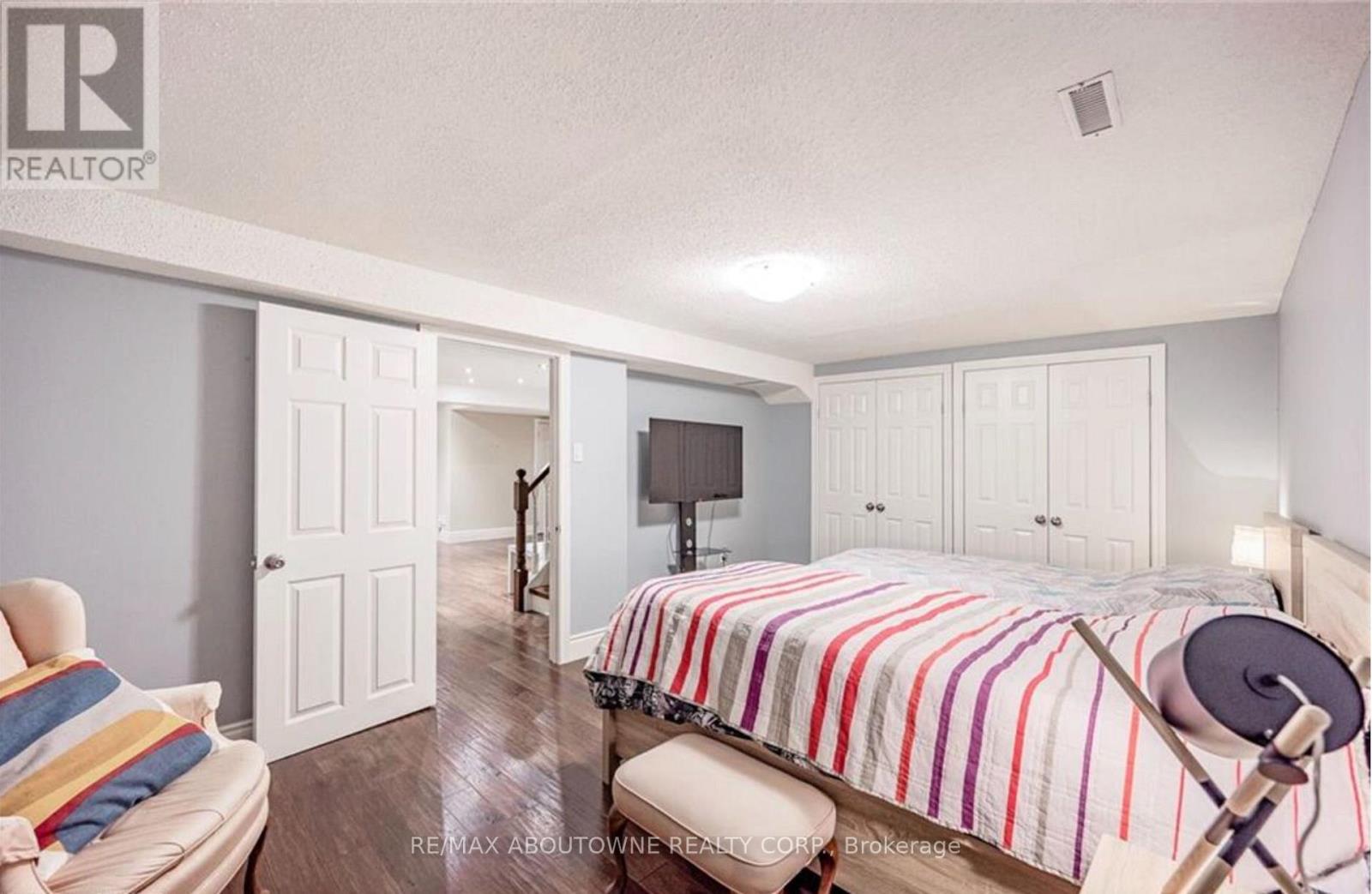 500 Blenheim Crescent Property Photo 37