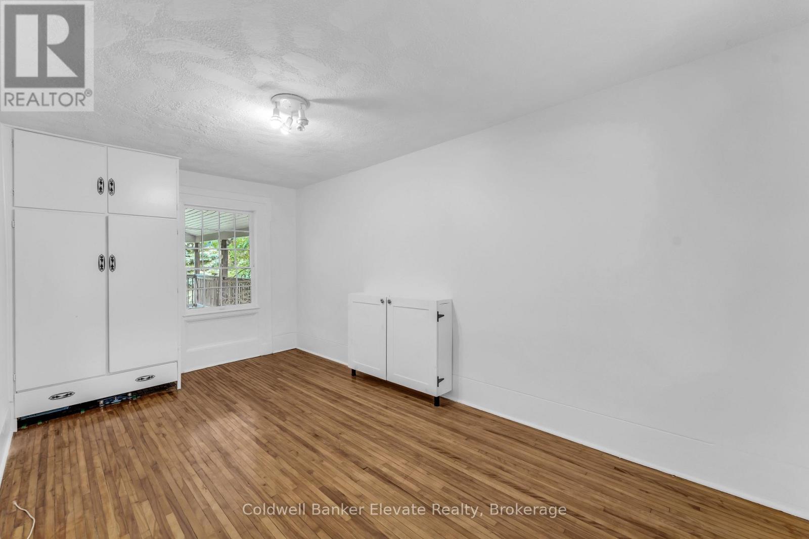 127 Main Street S Property Photo 15