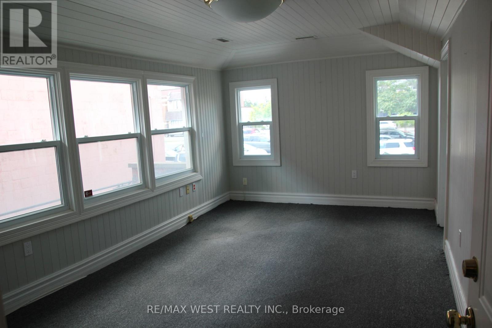 104 - 191 Lakeshore Road E Property Photo 2