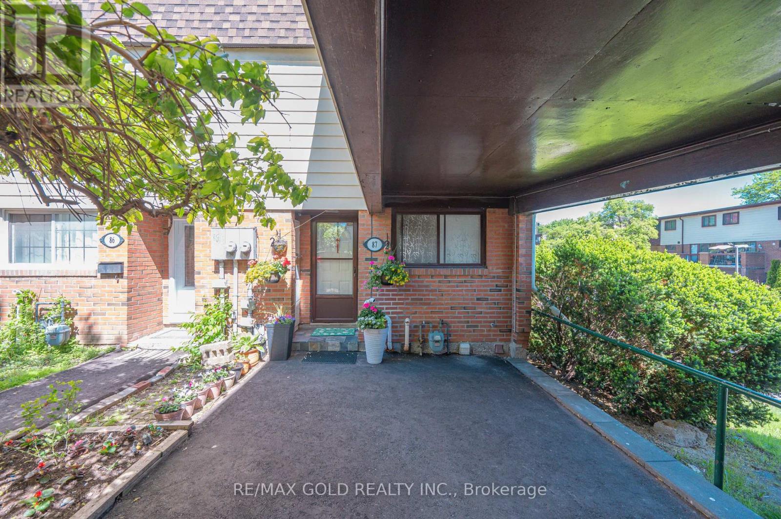 87 - 180 Mississauga Valley Boulevard Property Photo 2