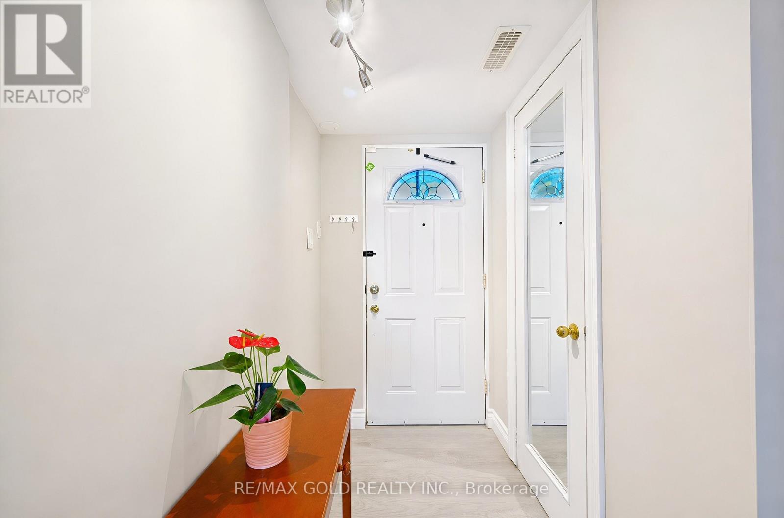 87 - 180 Mississauga Valley Boulevard Property Photo 5