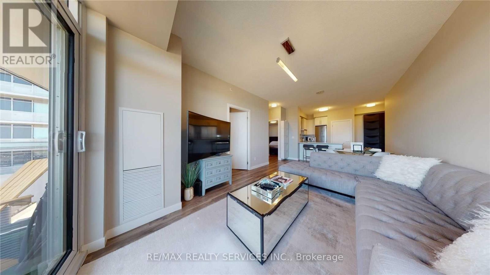 507 - 2093 Fairview Street Property Photo 5