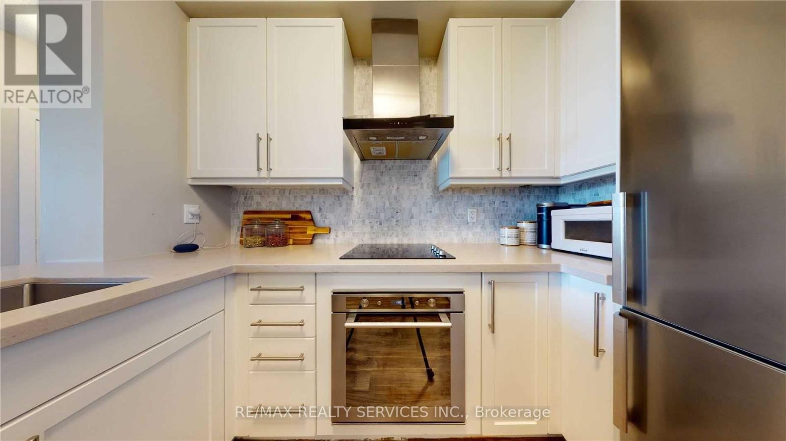 507 - 2093 Fairview Street Property Photo 8