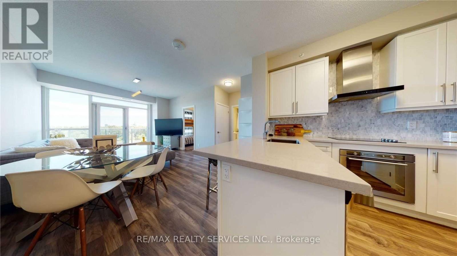 507 - 2093 Fairview Street Property Photo 9