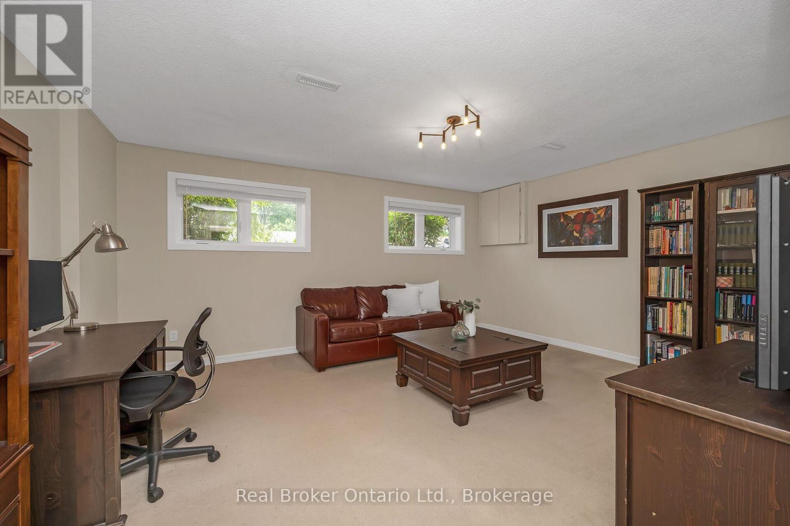 285 Surrey Drive Property Photo 19
