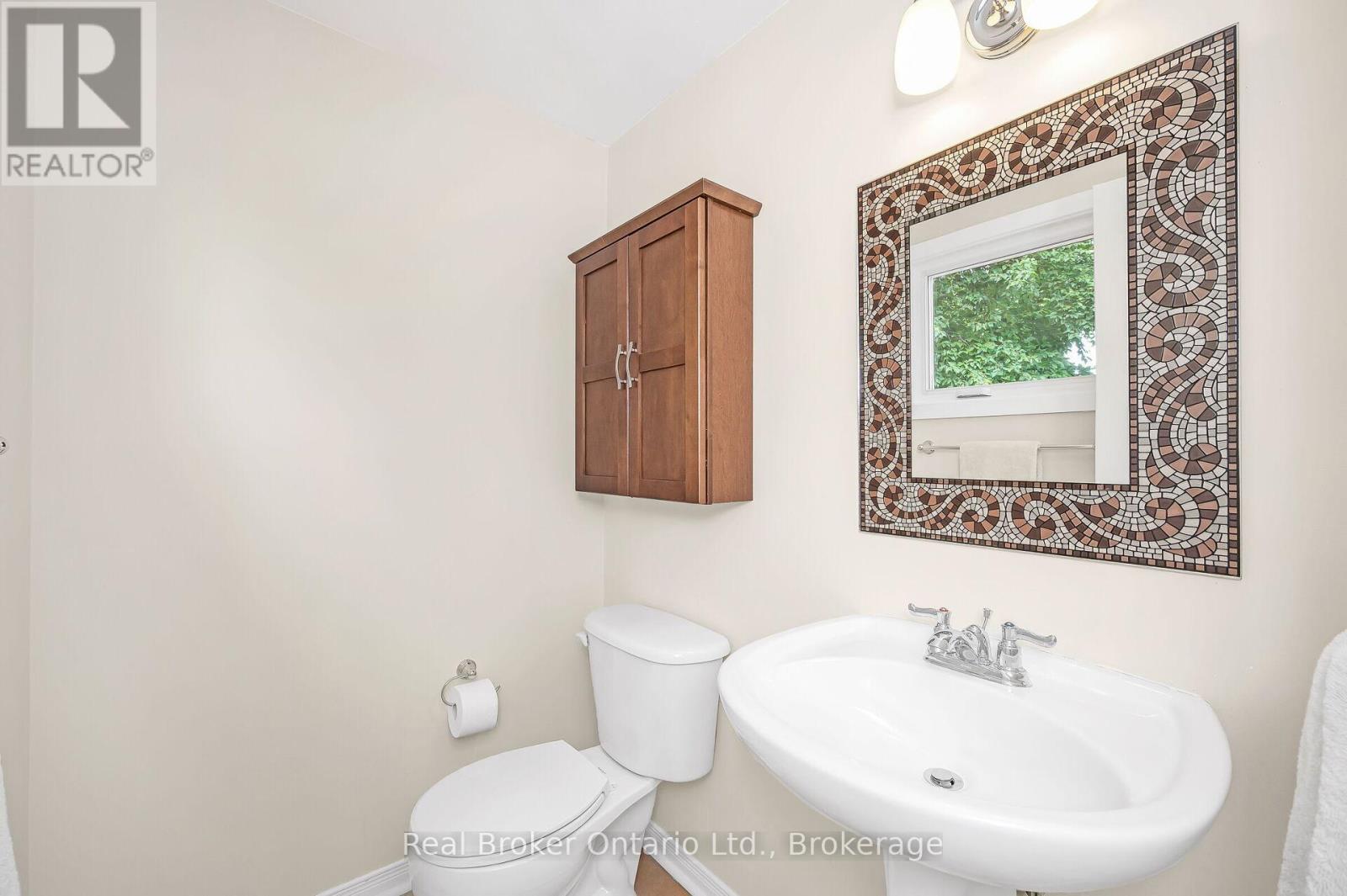 285 Surrey Drive Property Photo 25