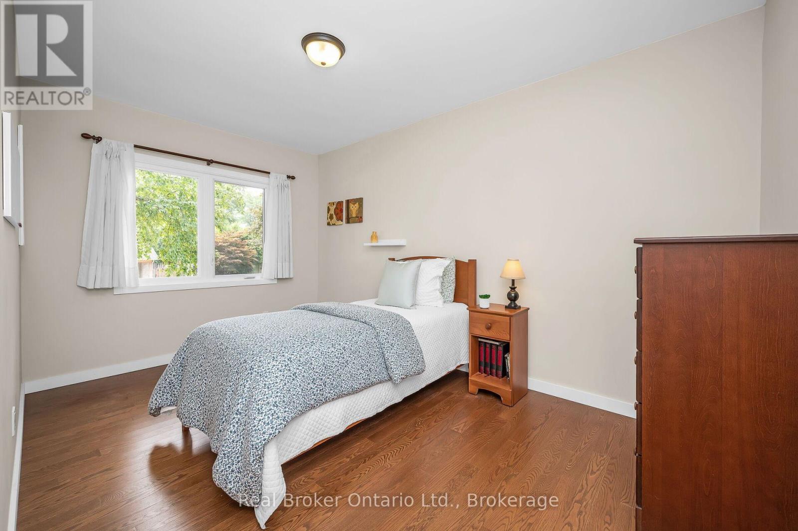 285 Surrey Drive Property Photo 26