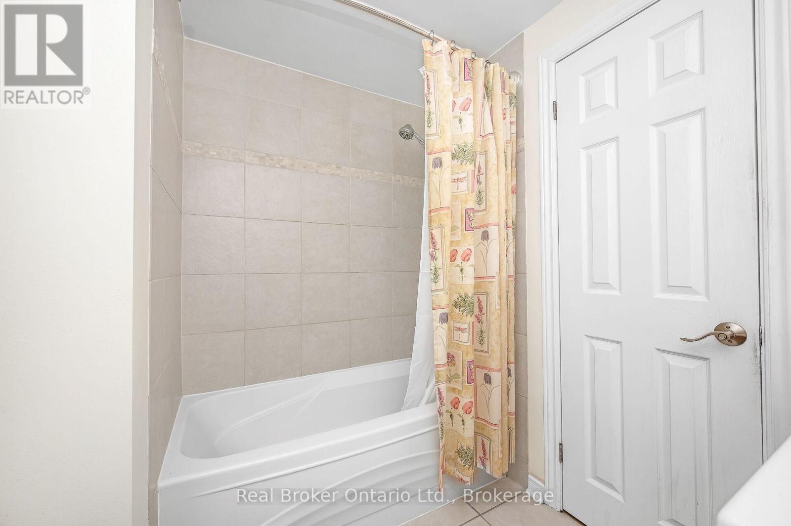 285 Surrey Drive Property Photo 29