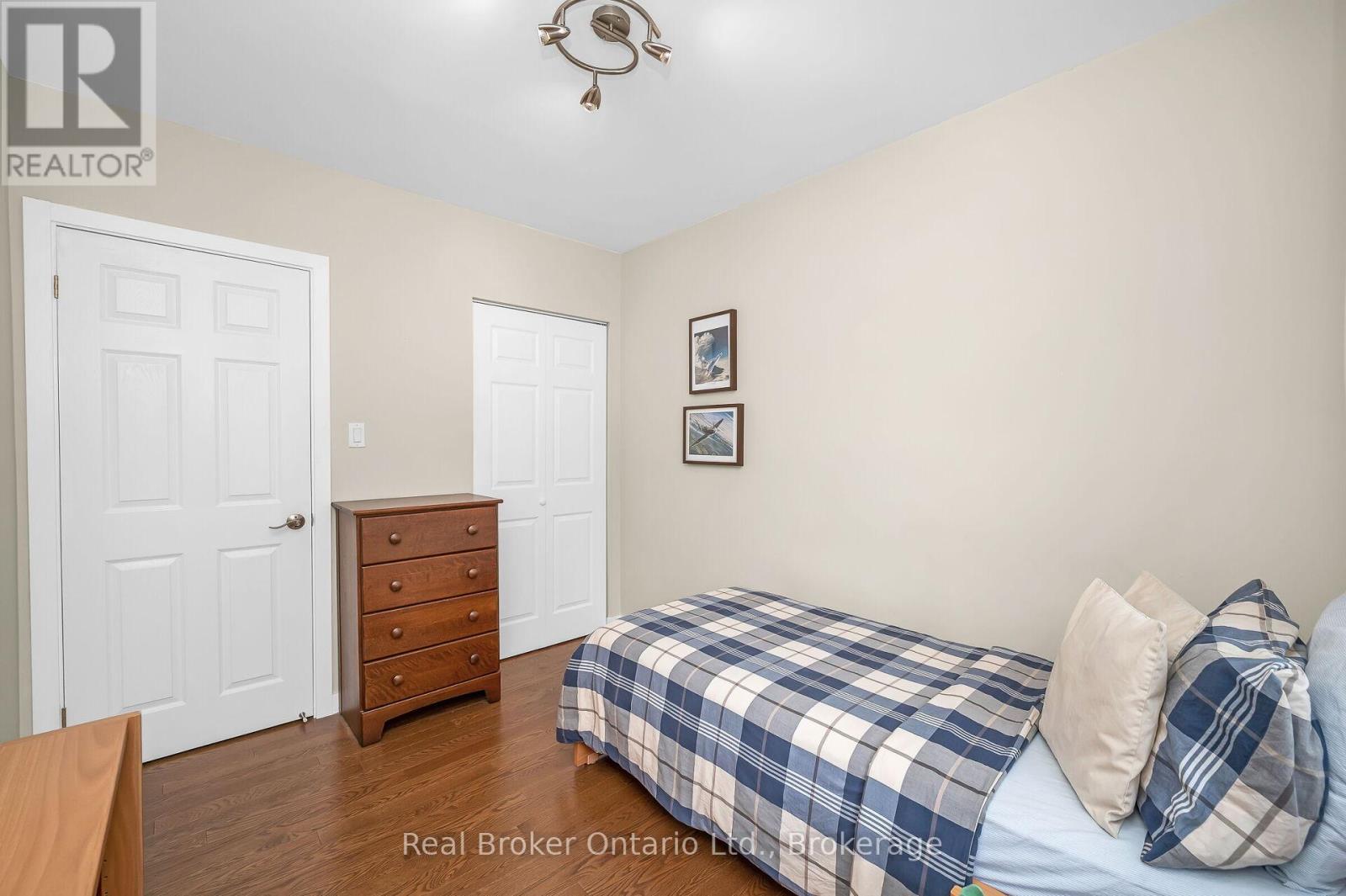 285 Surrey Drive Property Photo 31