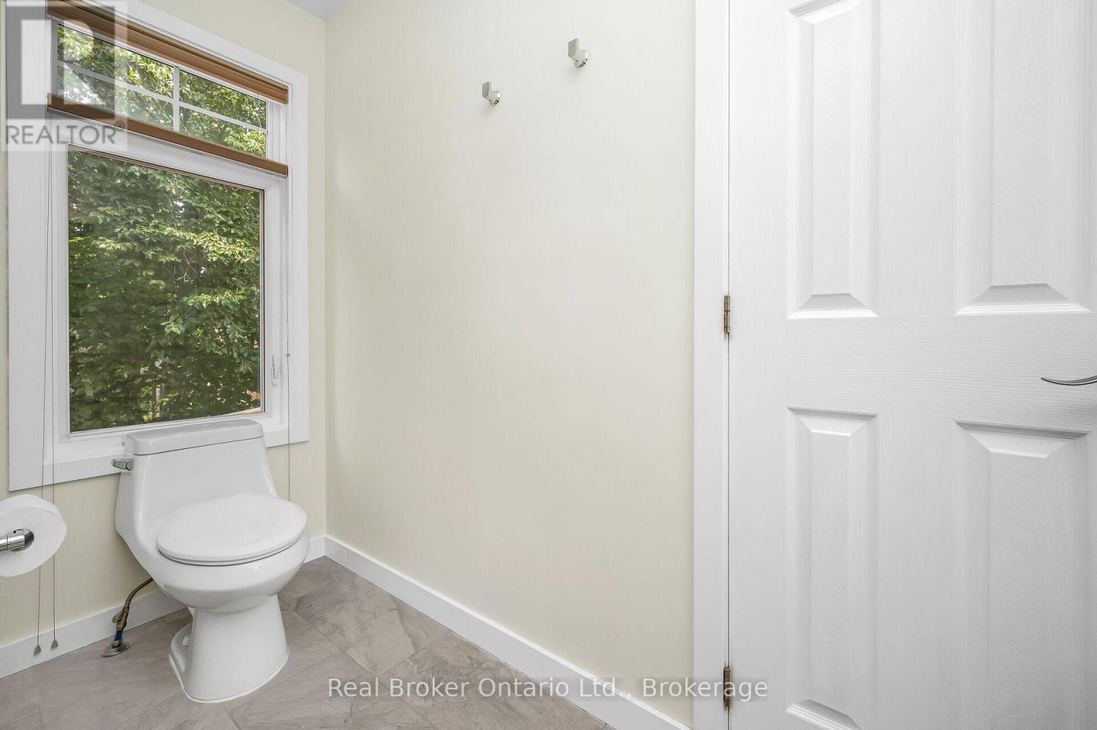 285 Surrey Drive Property Photo 33