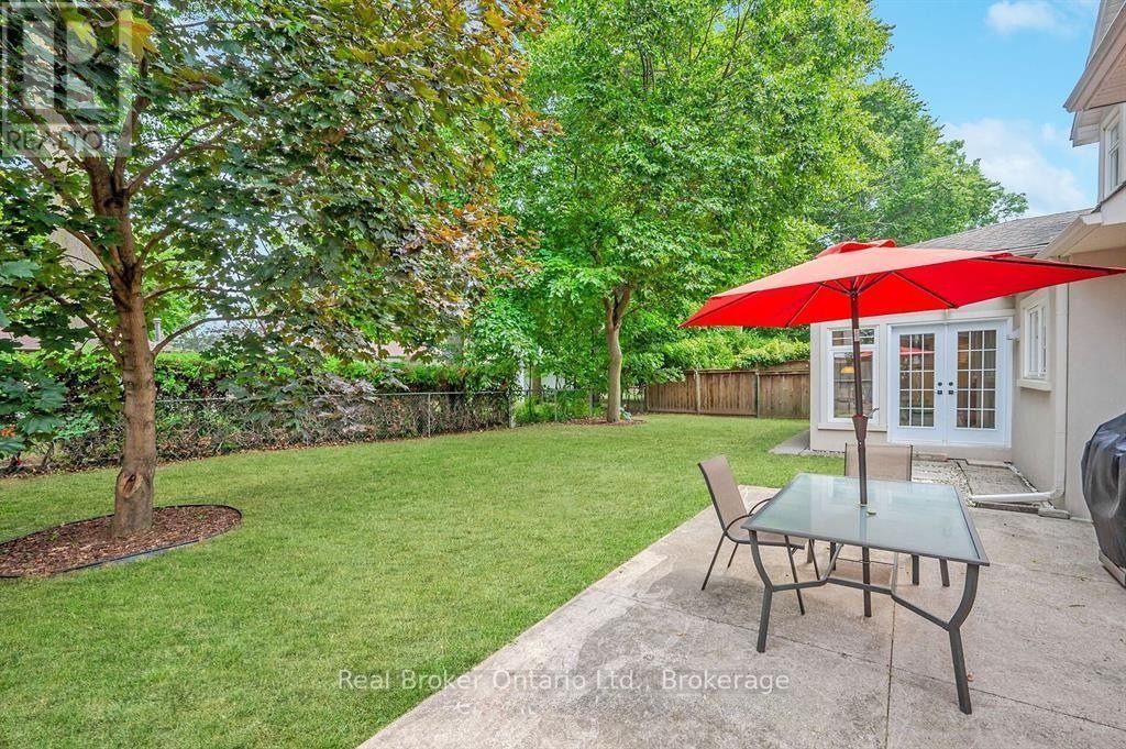 285 Surrey Drive Property Photo 38