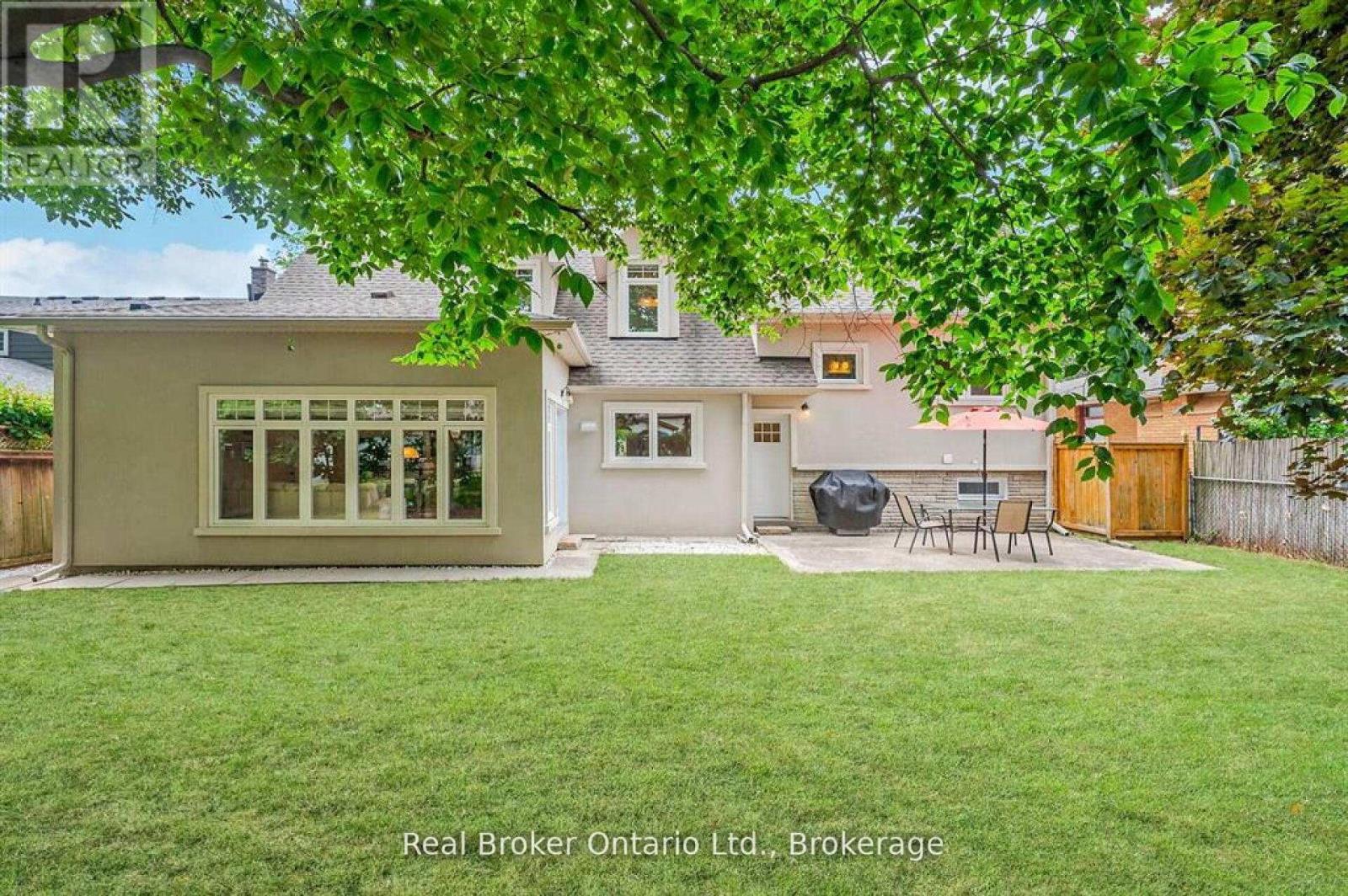 285 Surrey Drive Property Photo 39