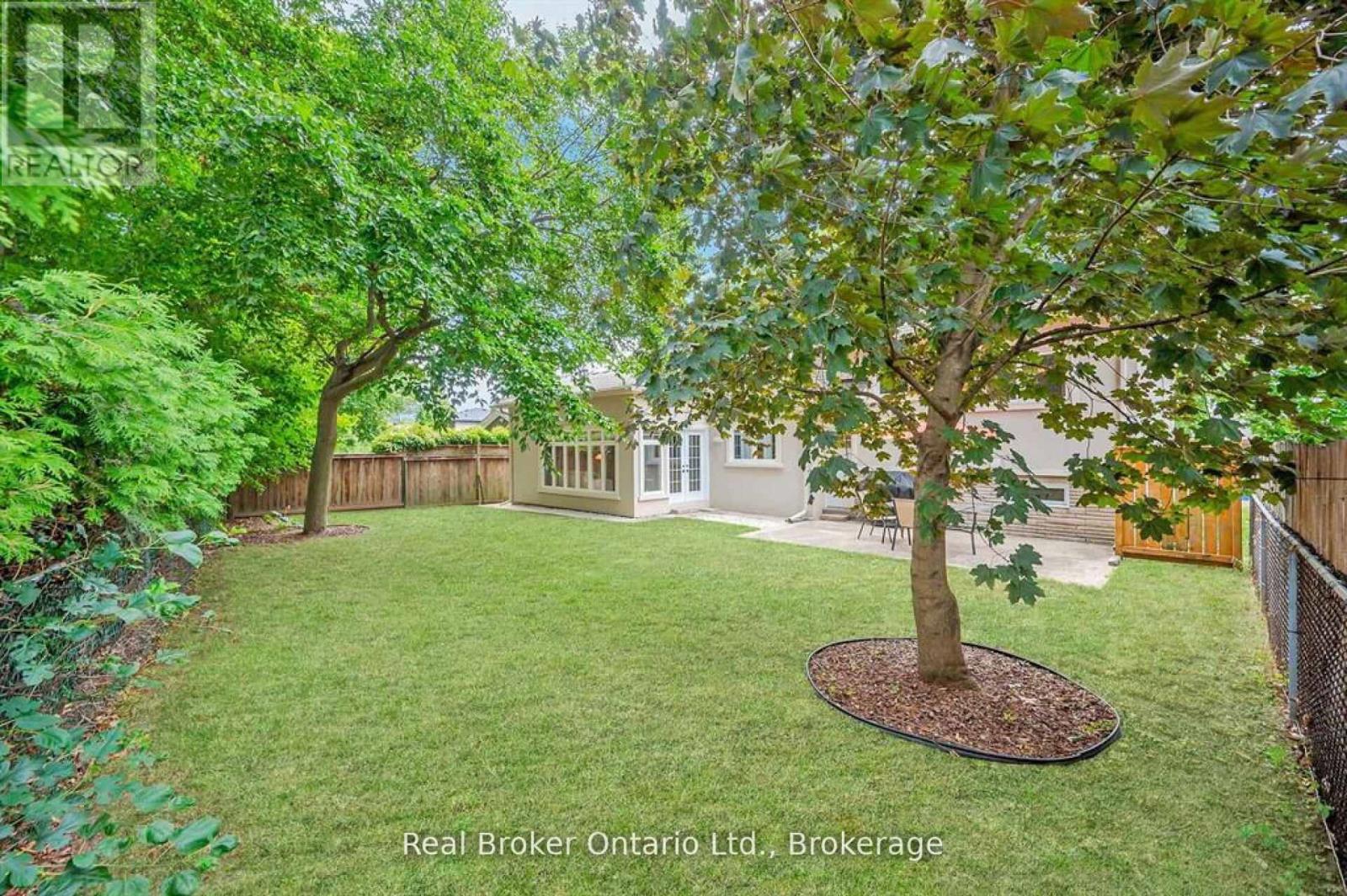 285 Surrey Drive Property Photo 43
