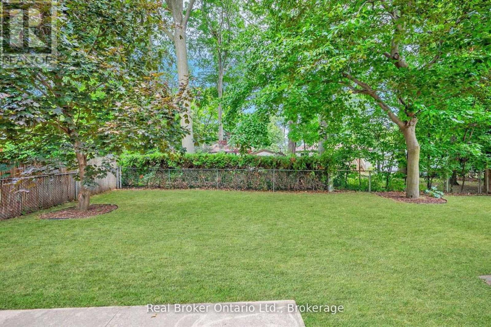 285 Surrey Drive Property Photo 44