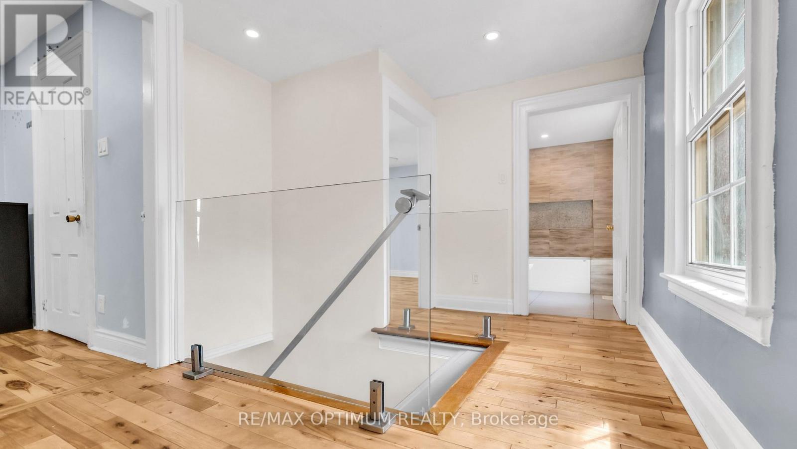 59 Railroad Street Property Photo 10