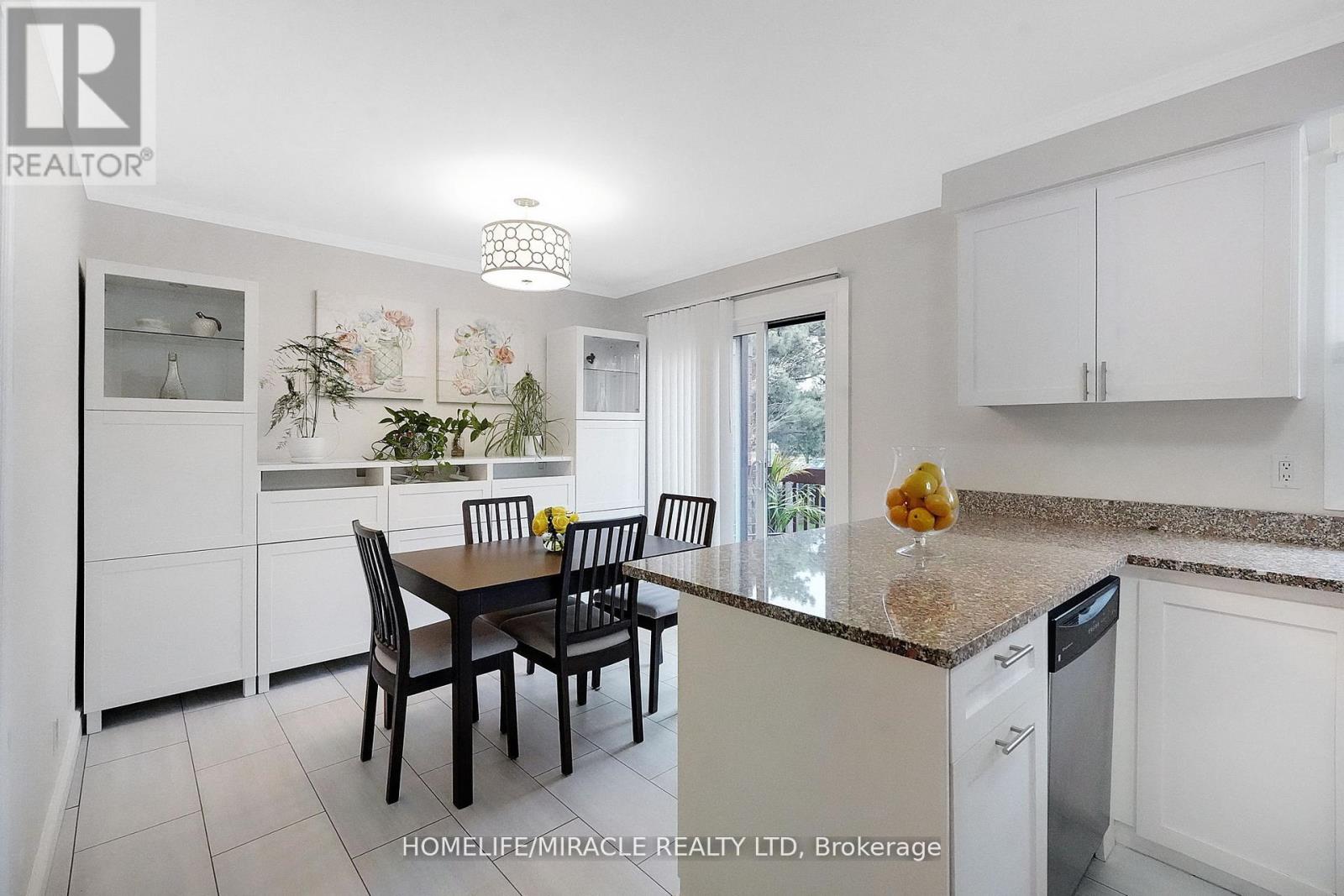 32 - 4165 Fieldgate Drive Property Photo 18