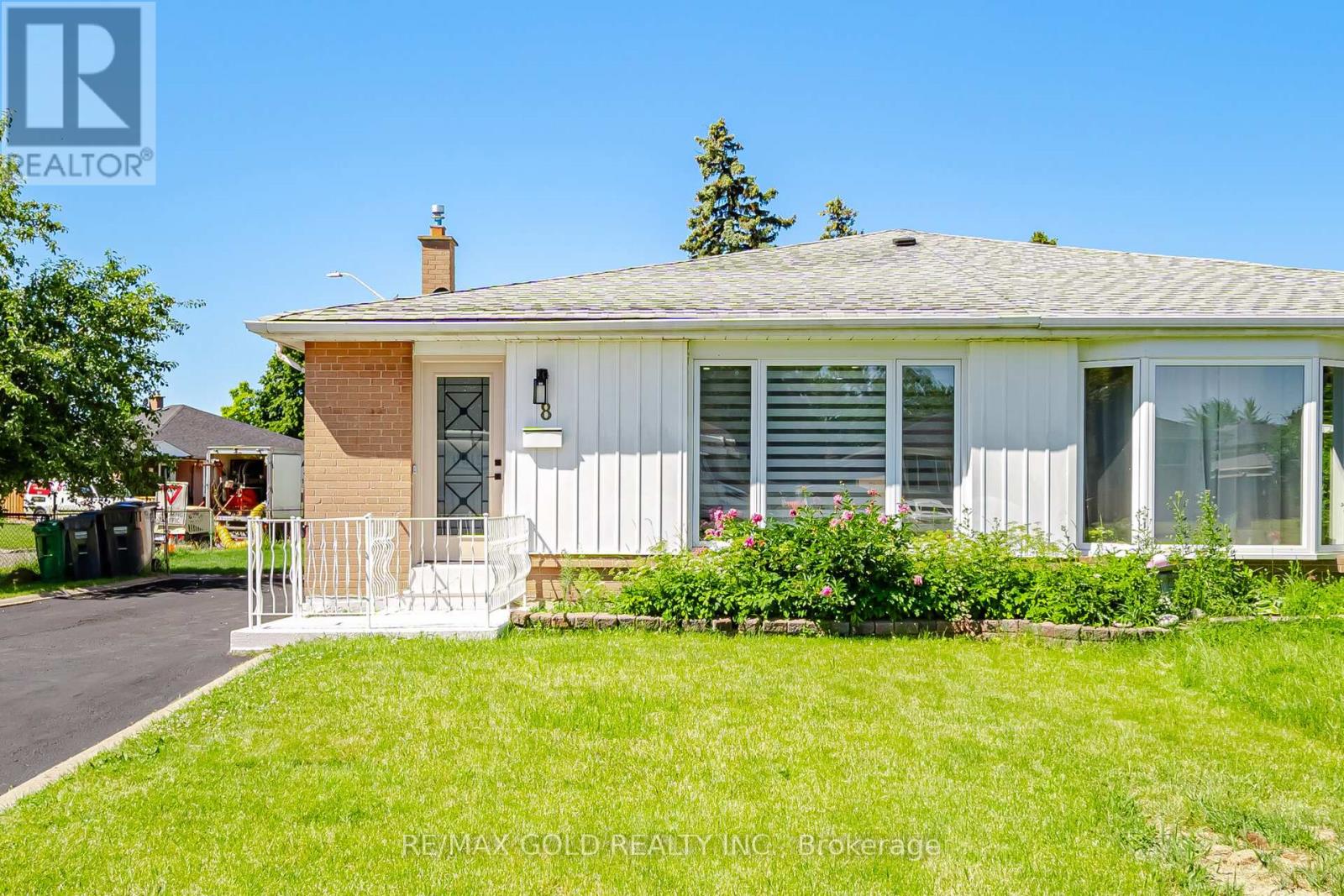 8 ATHLONE AVENUE Property Photo 1