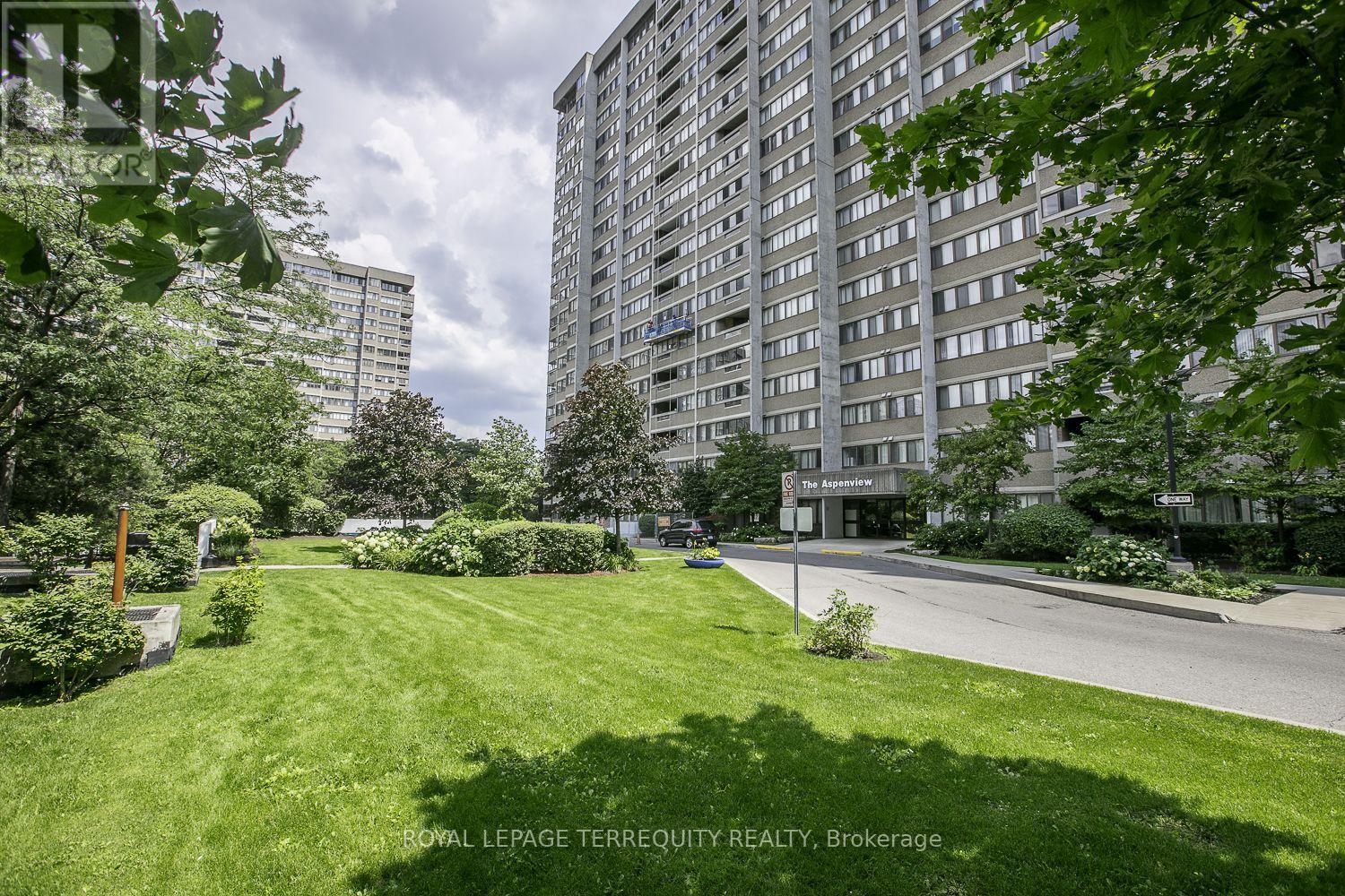 604 - 50 Elm Drive E Property Photo 6
