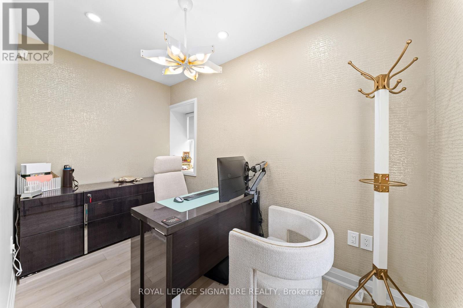 29 - 6461 Mayfield Road Property Photo 9