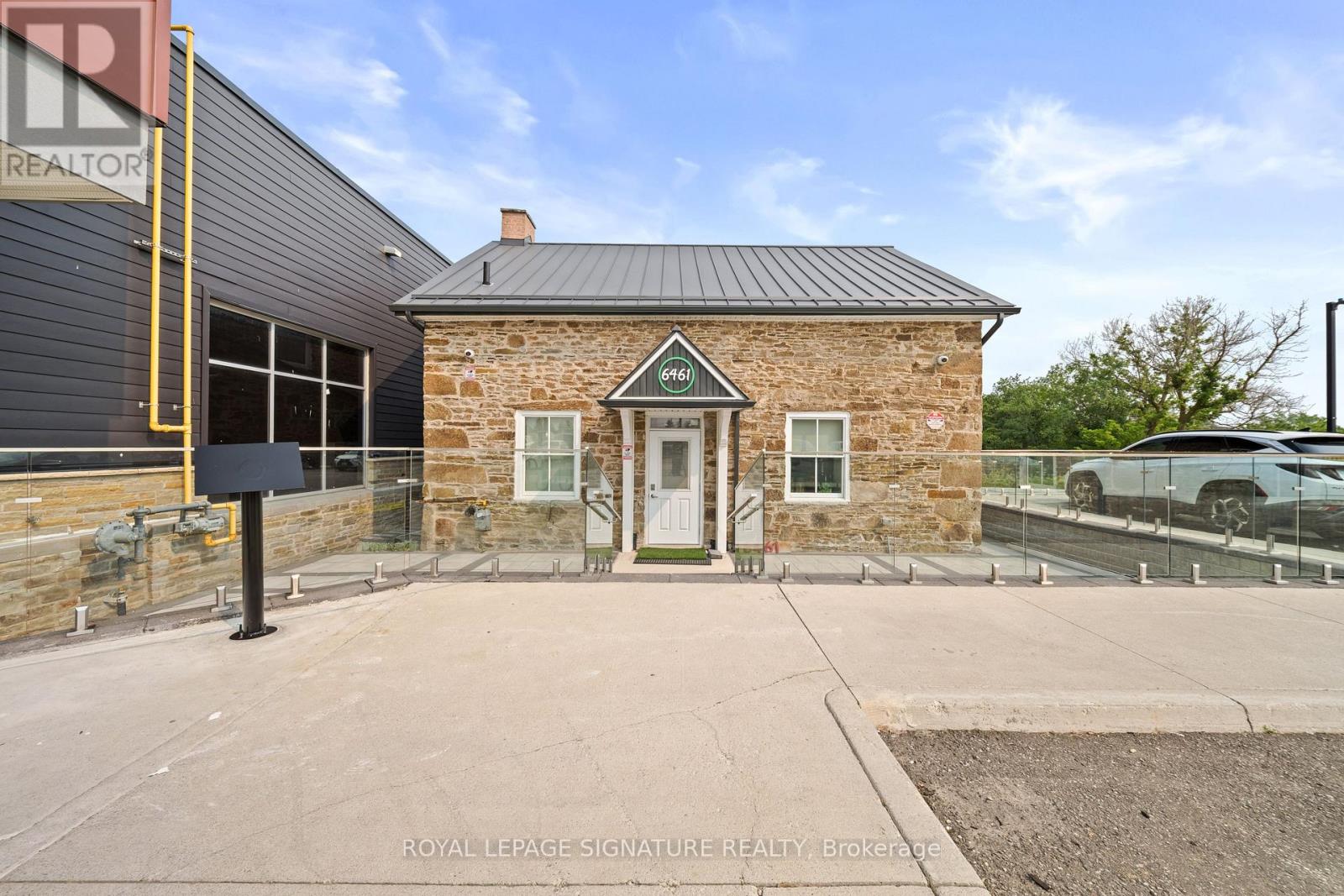 29 - 6461 Mayfield Road Property Photo 32