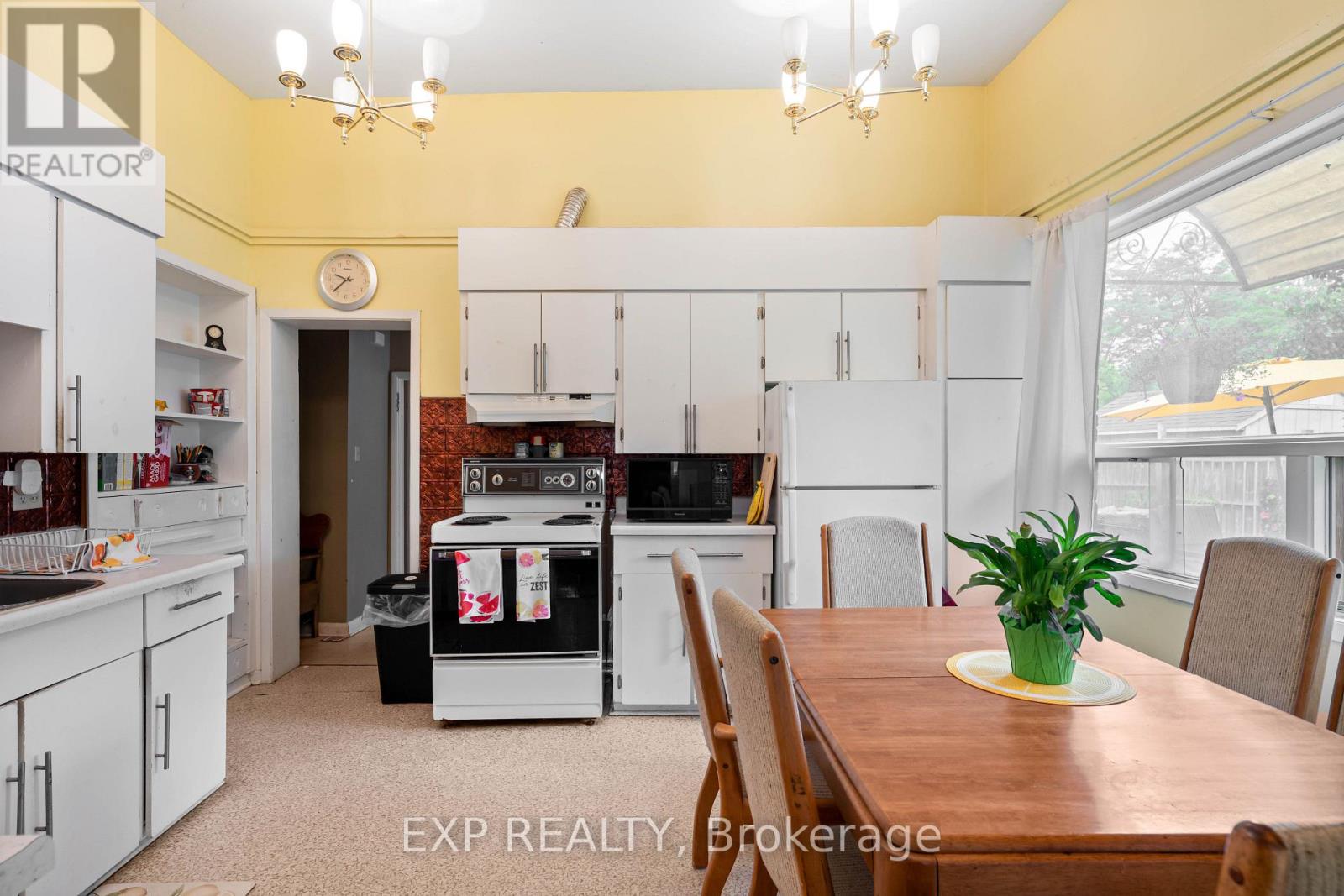 48 First Street Property Photo 7