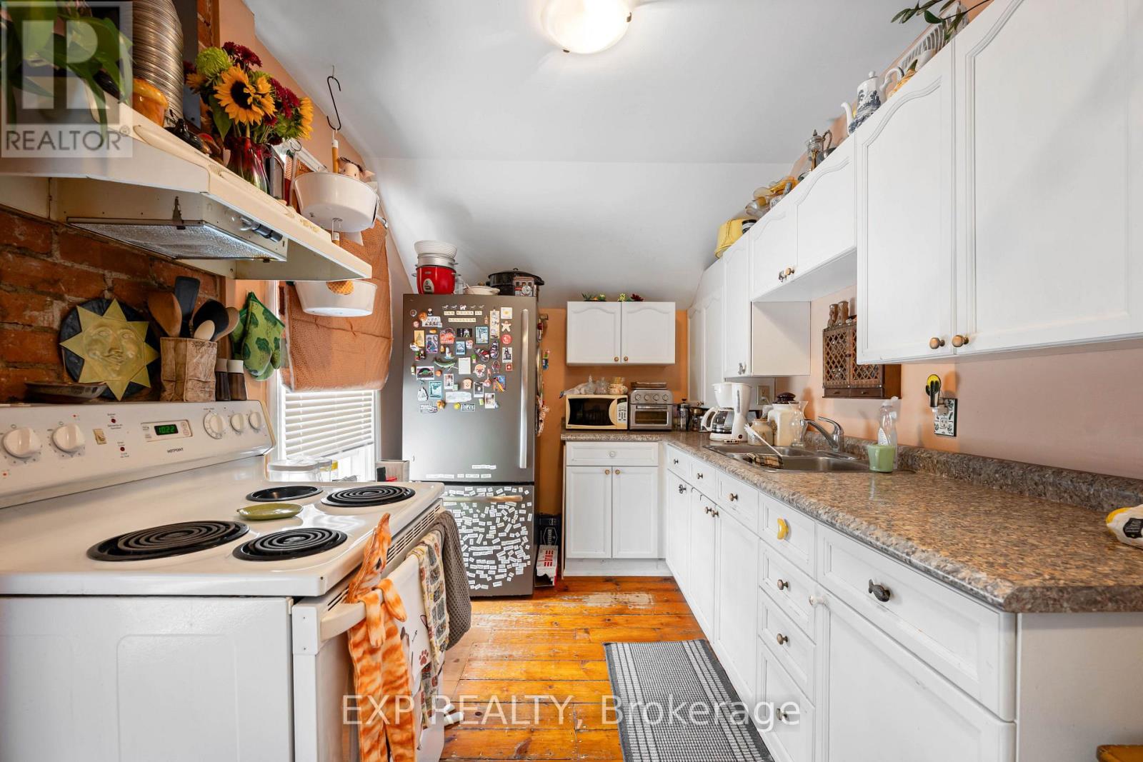 48 First Street Property Photo 21