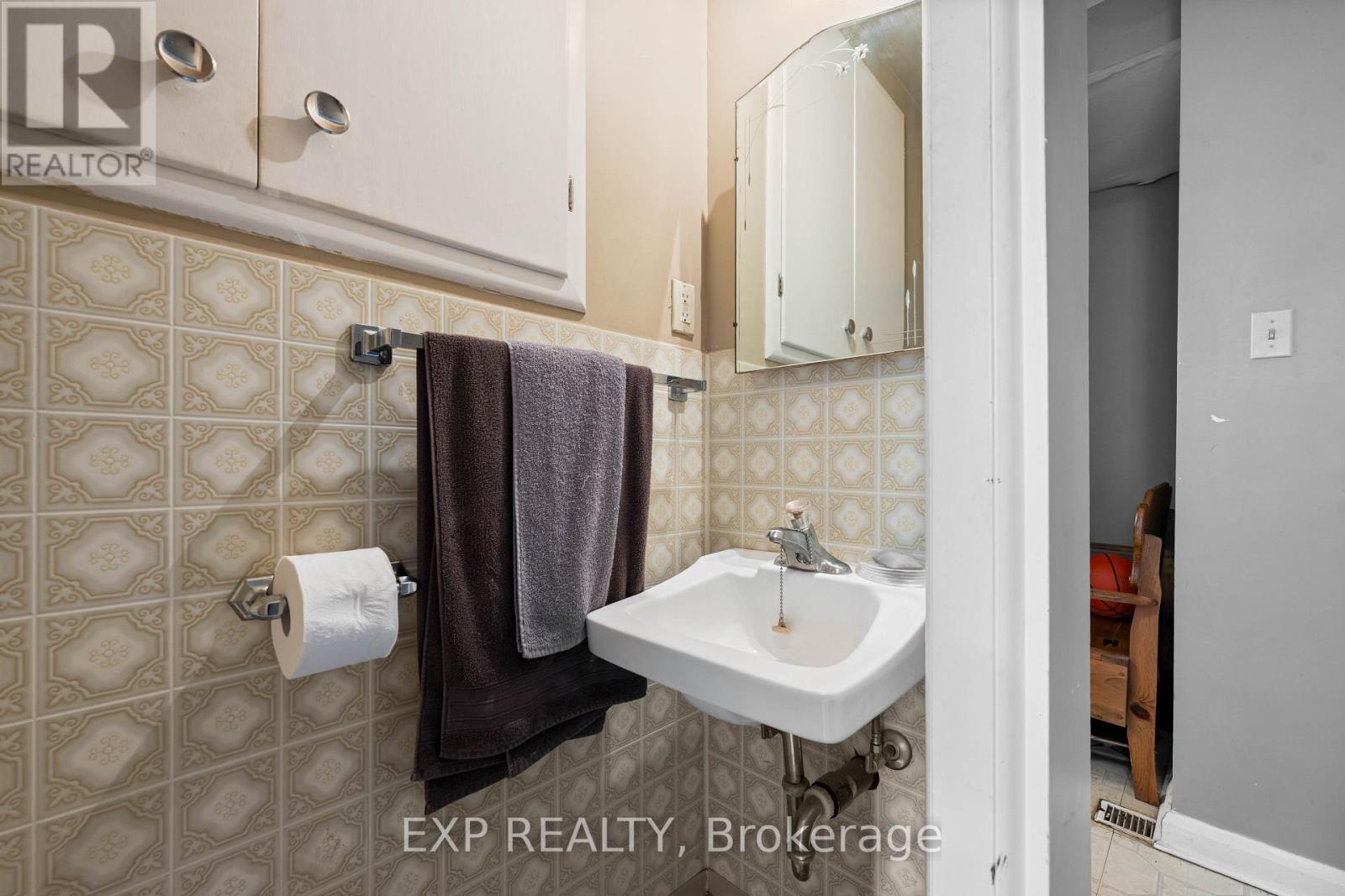 48 First Street Property Photo 30