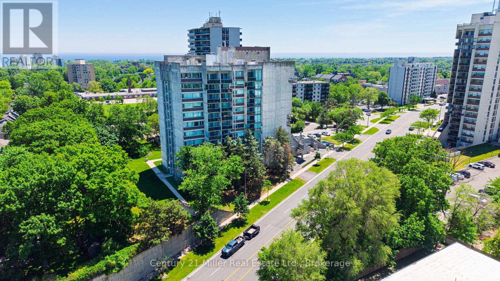 304 - 20 Speers Road Property Photo 6