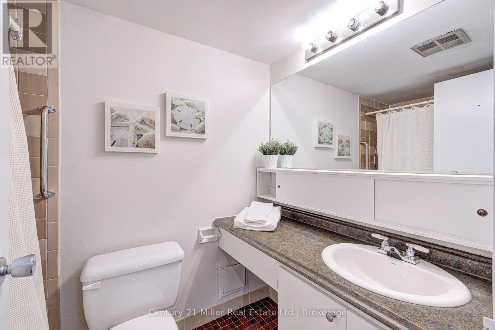304 - 20 Speers Road Property Photo 19