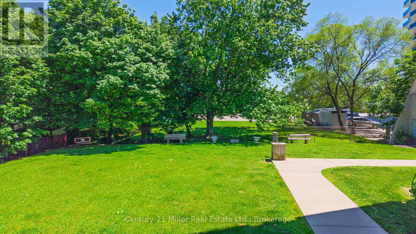 304 - 20 Speers Road Property Photo 25