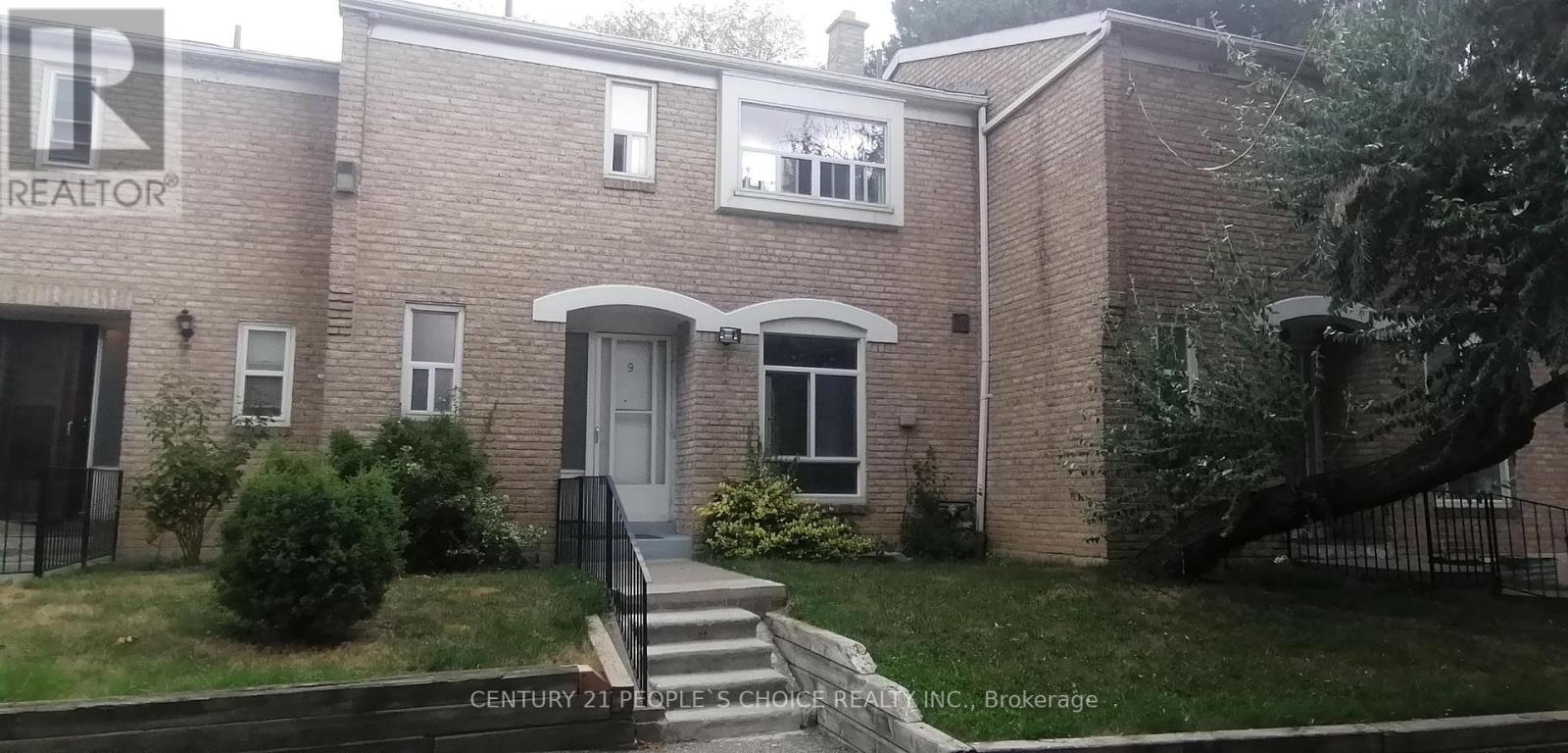 9 - 17 Gosford Boulevard Property Photo 1