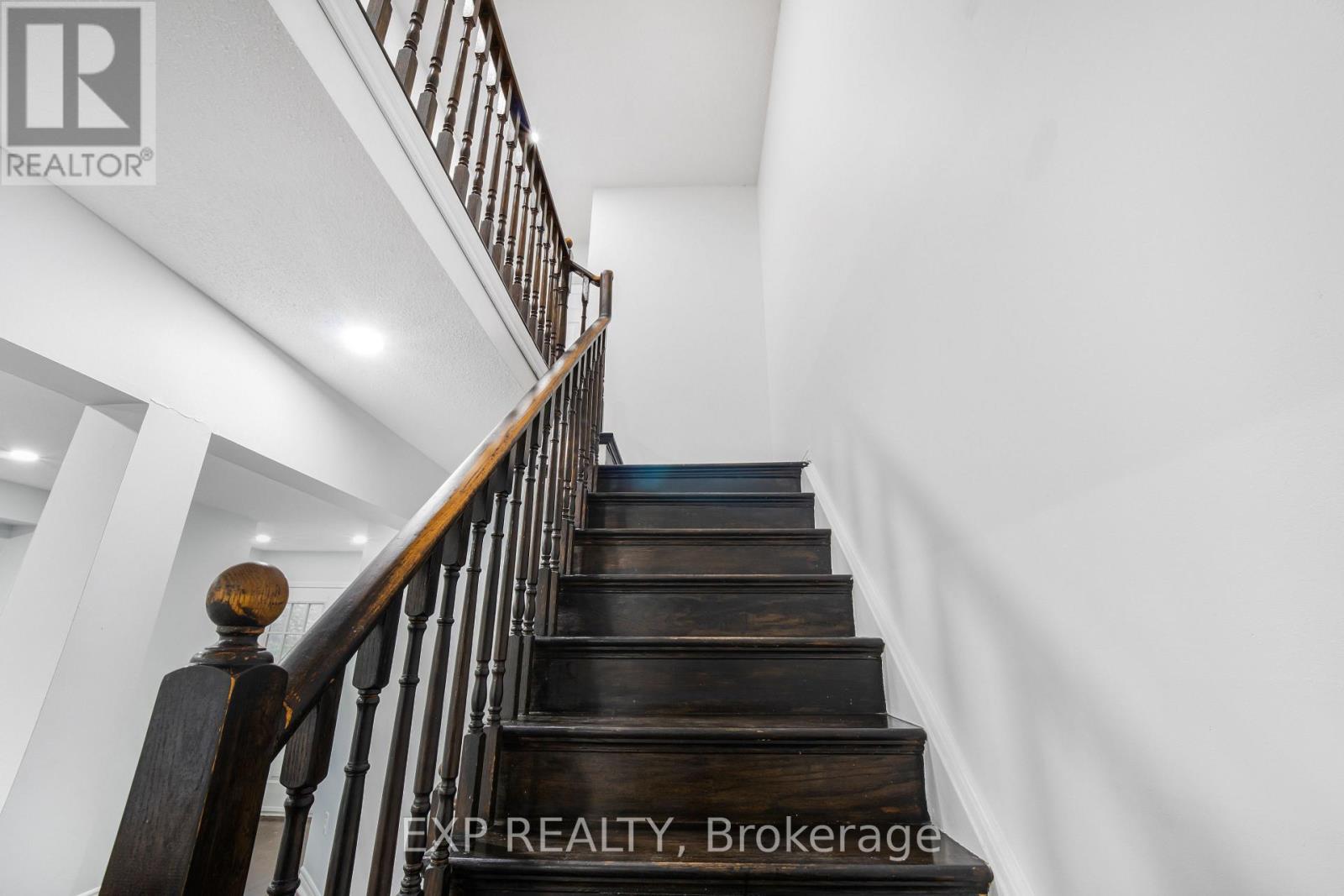 128 Olympia Crescent Property Photo 11