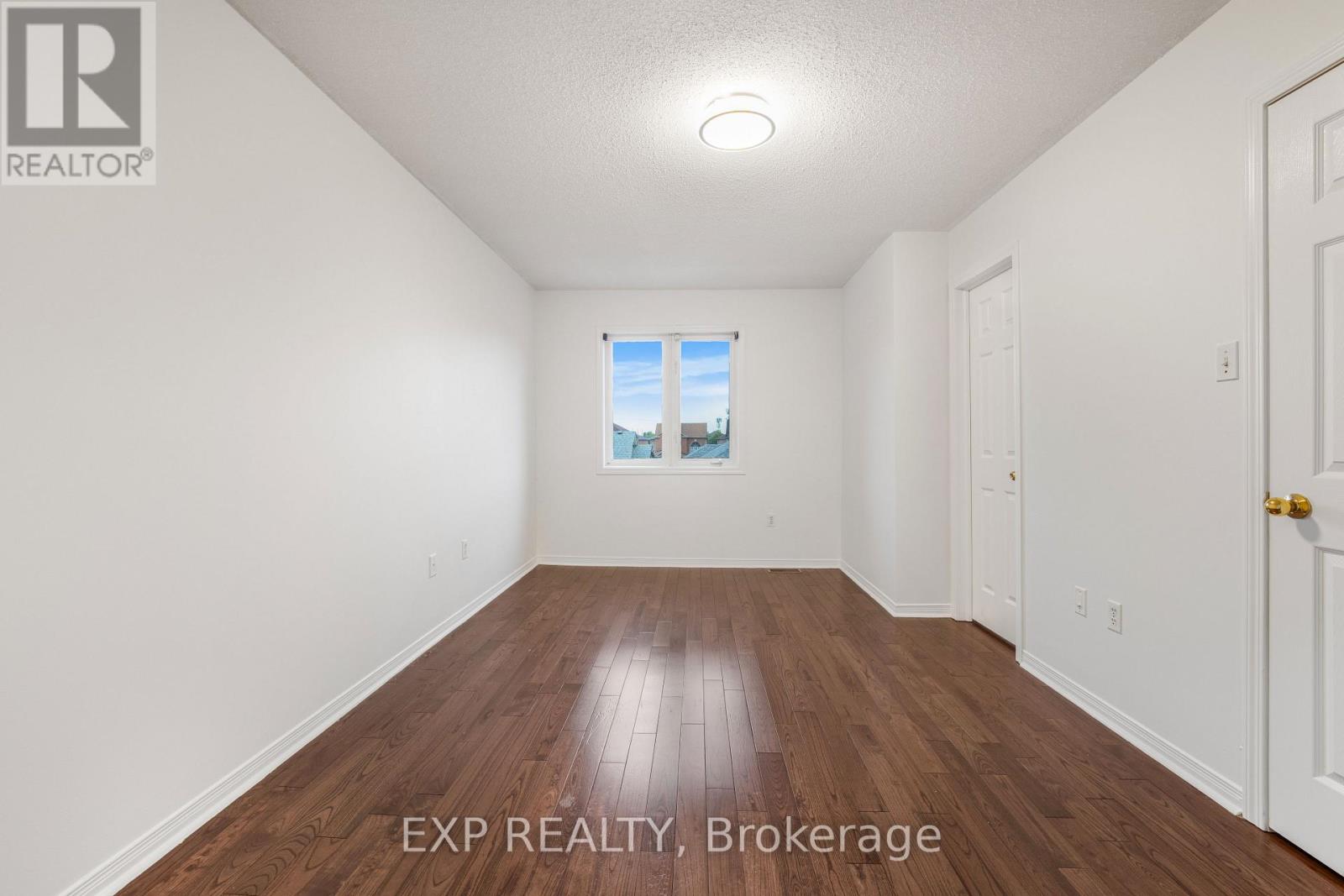 128 Olympia Crescent Property Photo 13