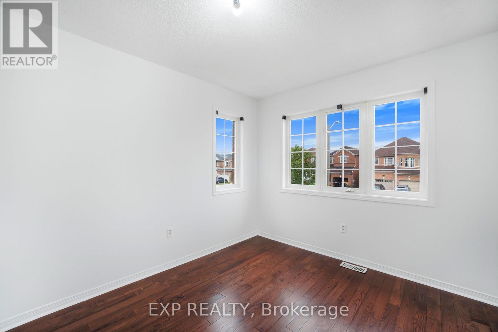 128 Olympia Crescent Property Photo 19