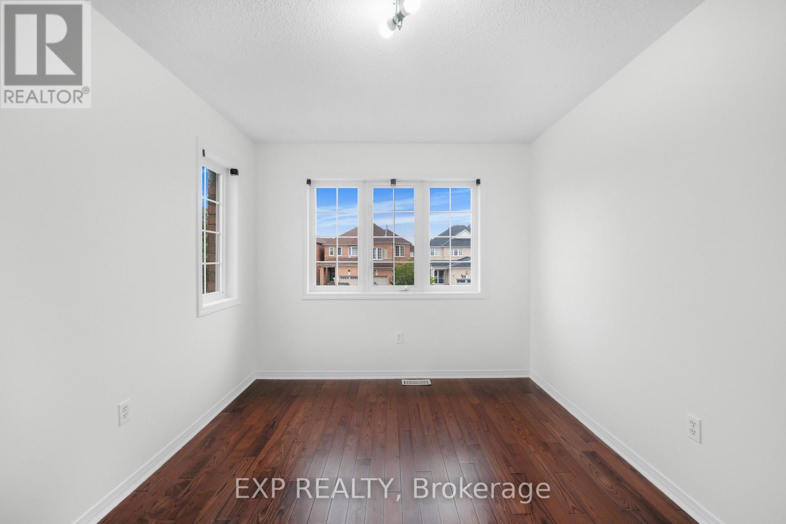 128 Olympia Crescent Property Photo 20