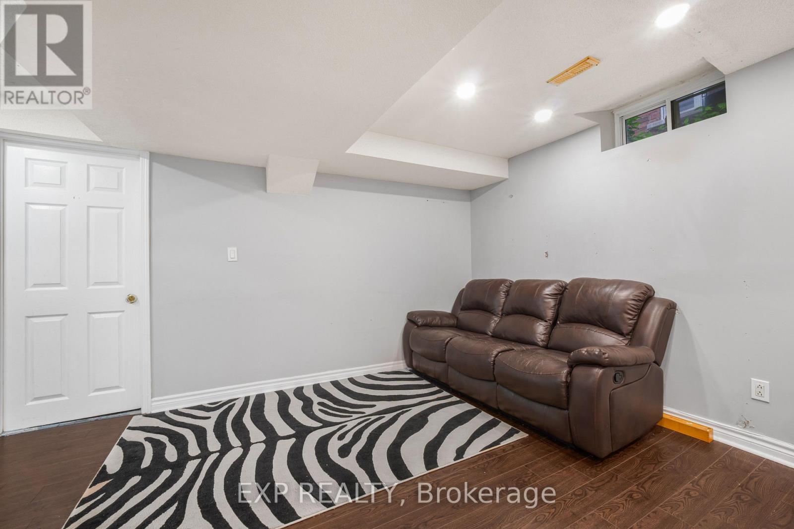 128 Olympia Crescent Property Photo 23