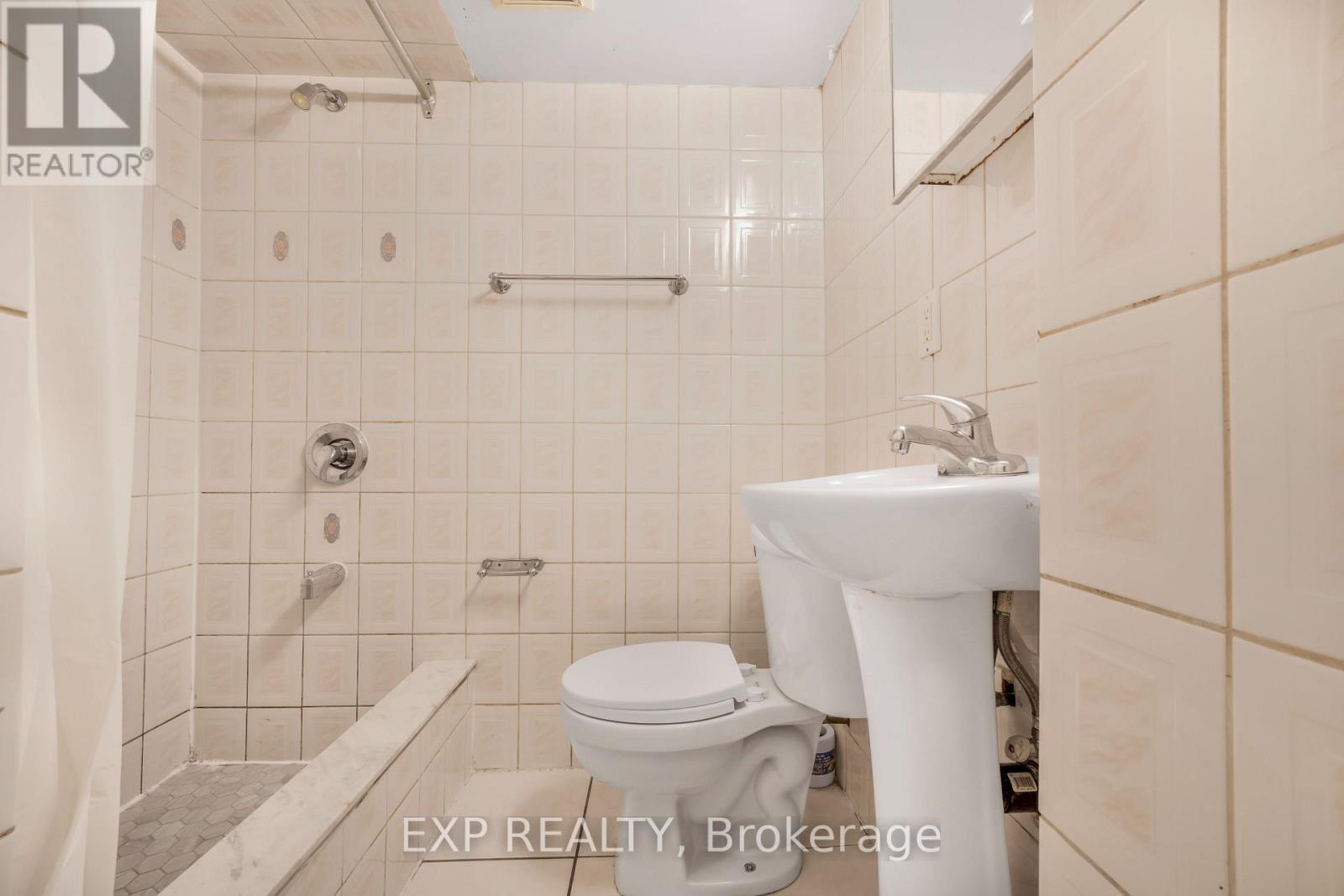 128 Olympia Crescent Property Photo 24