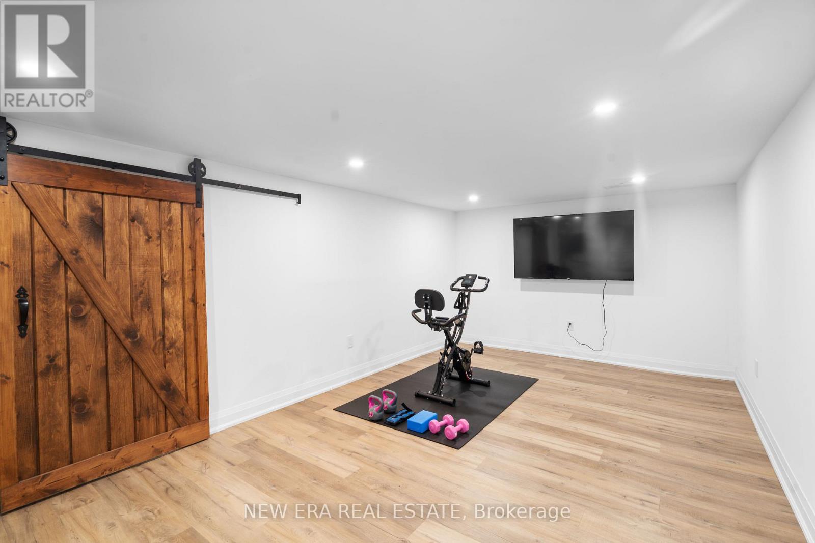 261 Pinetree Way Property Photo 38