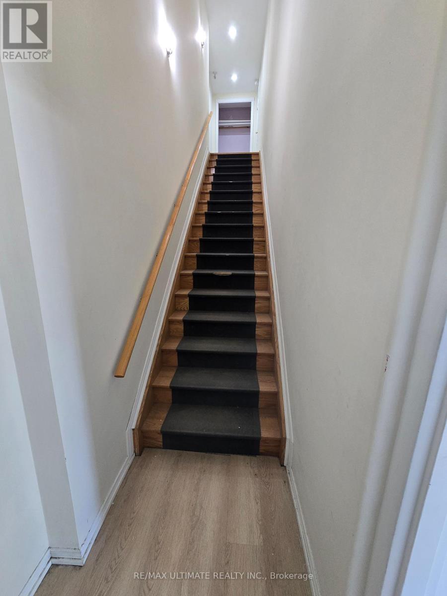 A - 386 Deerhurst Drive Property Photo 17