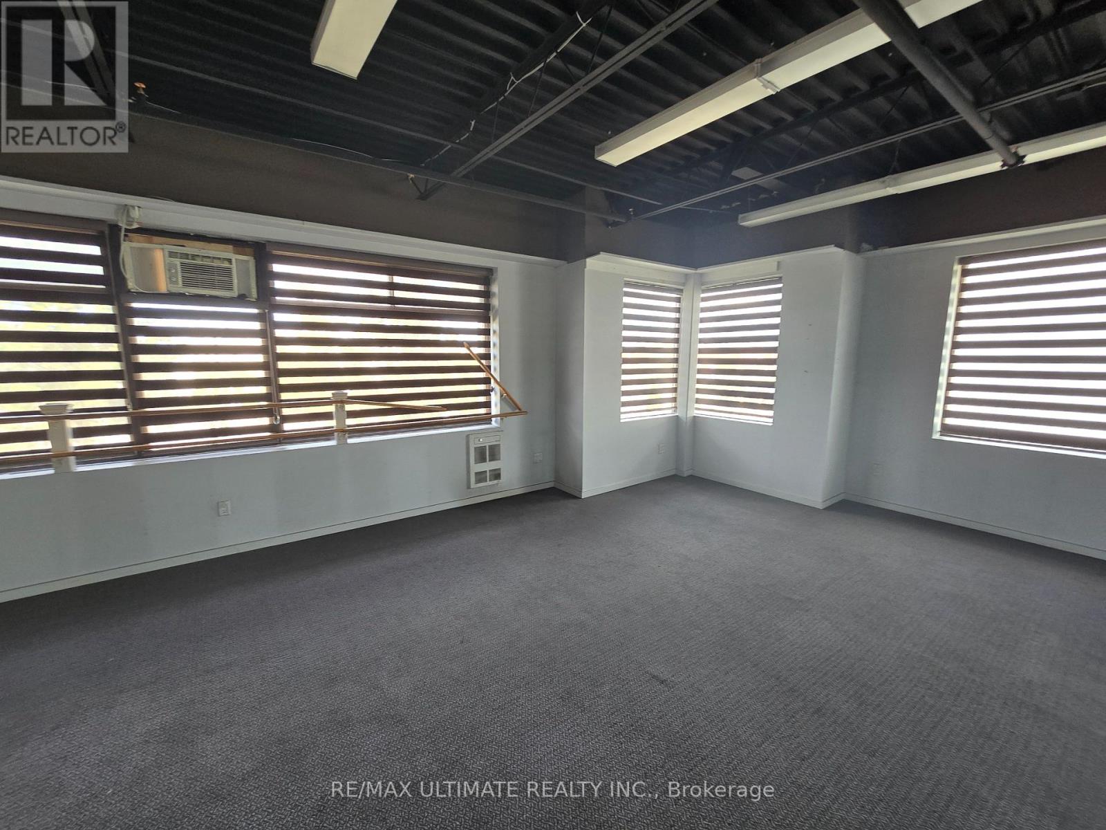 A - 386 Deerhurst Drive Property Photo 27