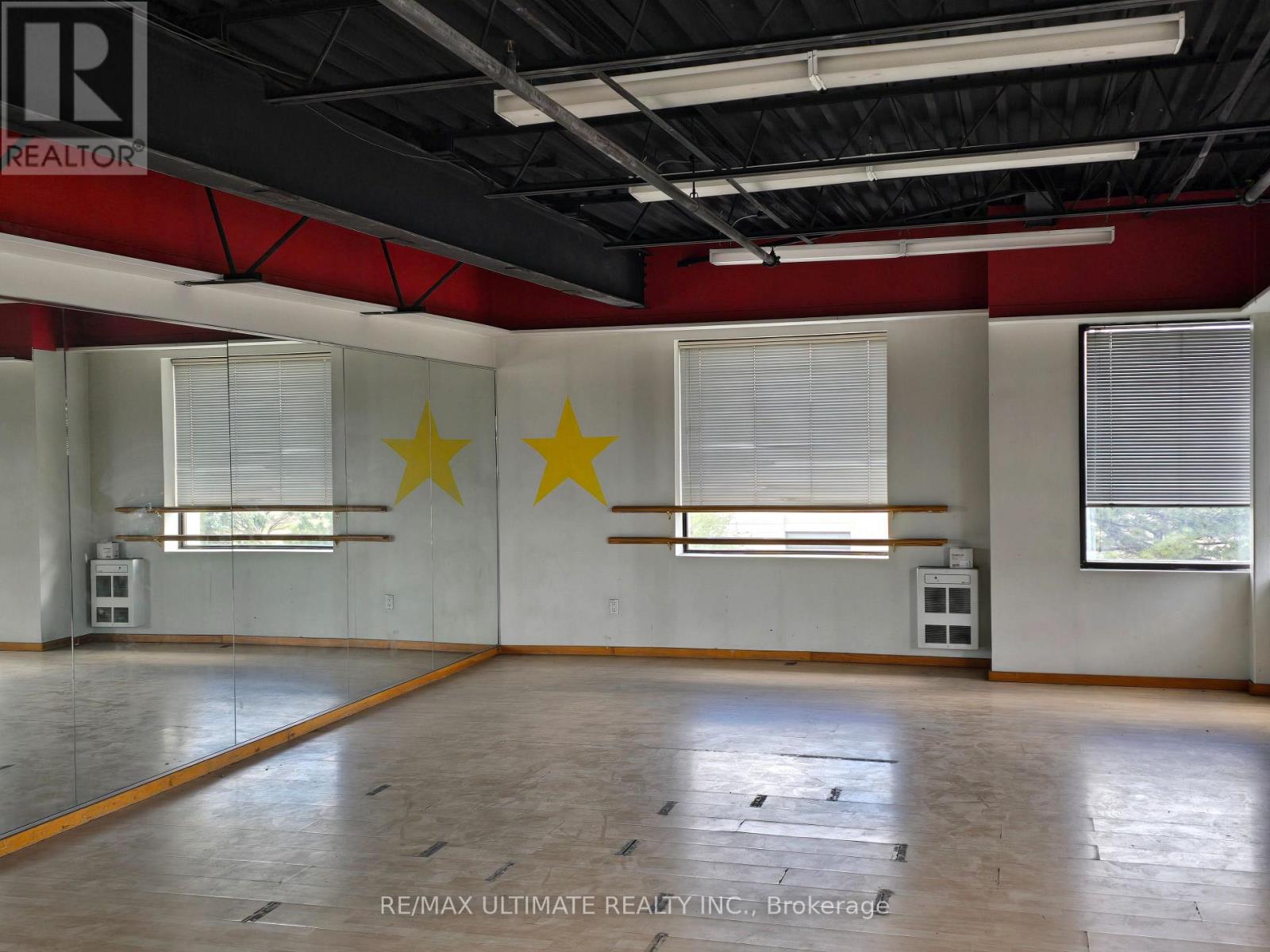 A - 386 Deerhurst Drive Property Photo 28