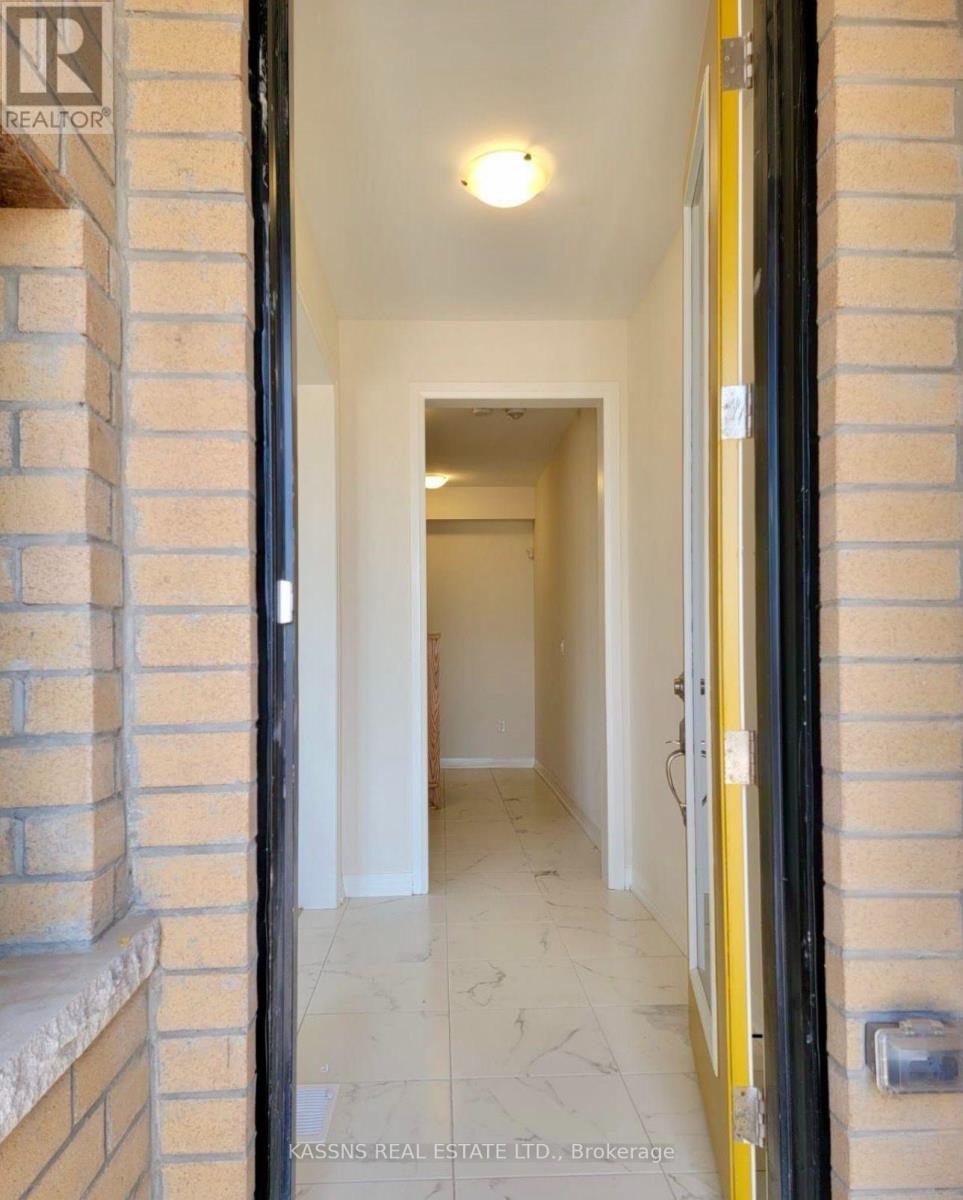 3305 Sixth Line Property Photo 4